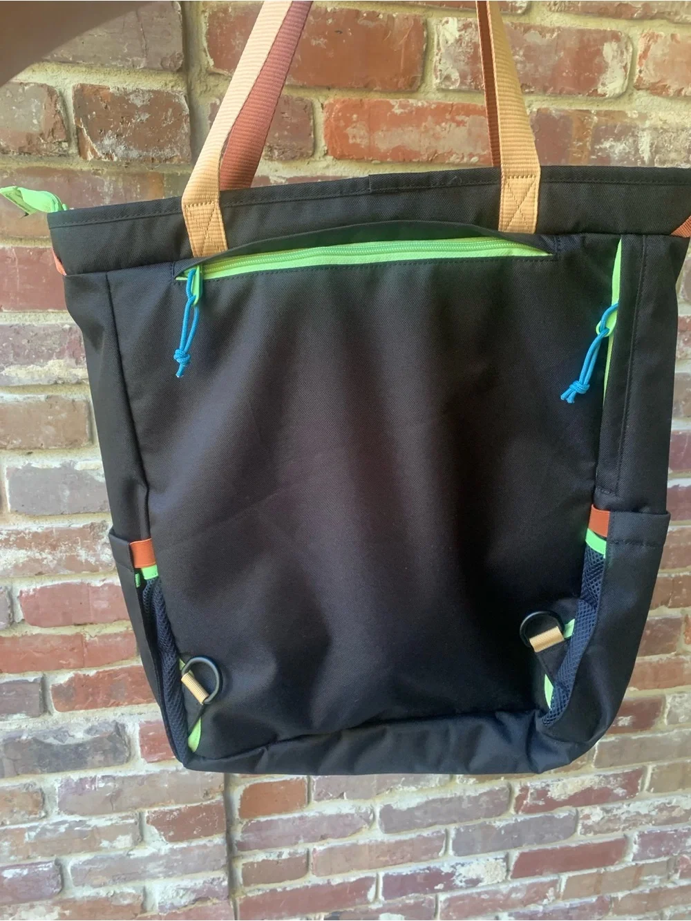 NWOT UNITED BY BLUE United By Blue - (R)evolution™ 25L Convertible Carryall